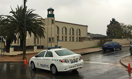 Un hombre mata a puñaladas a dos personas en una mezquita en Sudáfrica 